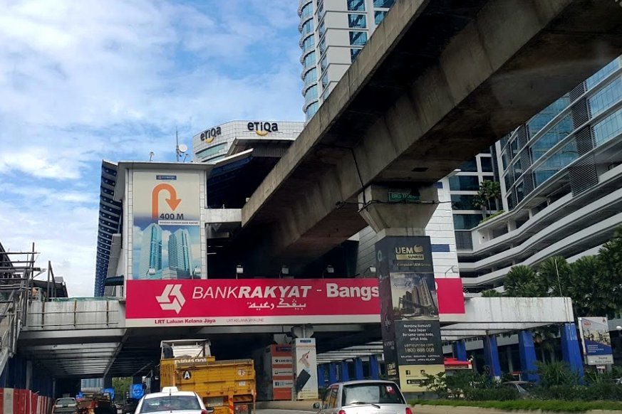 tealive lrt bank rakyat bangsar
